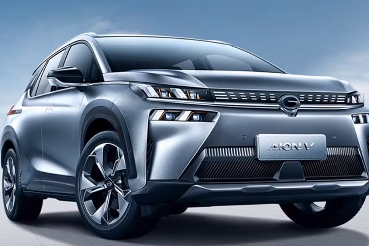 Aion là thương hiệu phụ tập trung vào xe điện của Tập đoàn ô tô Quảng Châu (GAC). Hãng sản xuất ôtô Trung Quốc đã phát hành 4 chiếc EV, trong đó có cả chiếc GAC Aion S 2022 chạy điện gây tranh cãi ngay khi ra mắt vì tuyên bố sẽ “vượt mặt” Tesla.