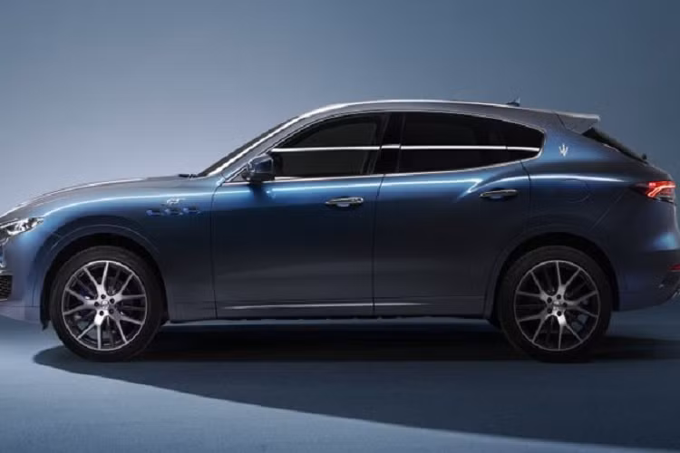 Về công suất, hệ truyền động hybrid trên mang đến cho mẫu xe SUV hạng sang Maserati Levante Hybrid tổng công suất 325 mã lực tại tua máy 5.750 vòng/phút và mômen xoắn cực đại 450 Nm tại tua máy 2.250 vòng/phút. Sức mạnh này cho phép Levante Hybrid có khả năng tăng tốc từ 0 - 100 km/h trong 6giây và đạt vận tốc tối đa 240 km/h.