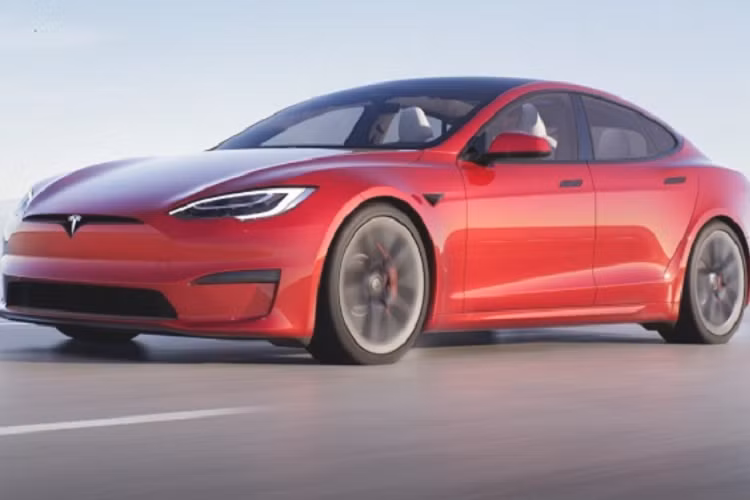 Tất nhiên với khả năng tăng tốc đáng kinh ngạc như vậy thì Tesla Model S Plaid chạy điện cũng cần một lực phanh lớn tương ứng. Đây cũng là một mối quan tâm lớn của Tesla khi trong thời gian gần đây rất nhiều khách hàng liên tục gửi phản ánh về hệ thống phanh của Model S Plaid ở tốc độ cao.