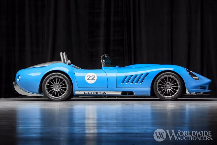 Tham khảo giá xe Lucra LC470 Roadster 2019 trên internet, ta có thể ước tính rằng chi phí đấu giá chiếc xe này sẽ là khoảng 100.000 USD.