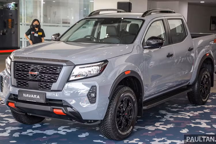 Được ra mắt thế giới vào tháng 11 năm ngoái, Nissan Navara bản nâng cấp vừa xuất hiện tại Malaysia, do Tan Chong phân phối. Đây là thị trường thứ 2 tại Đông Nam Á trình làng mẫu xe này, sau Thái Lan.