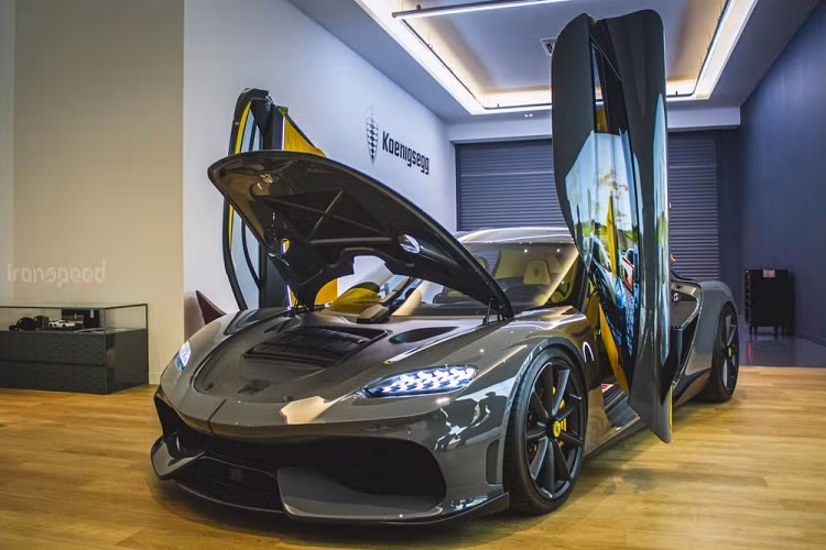 Sau hơn 1 năm ra mắt thị trường Thái Lan, chiếc siêu xe Koenigsegg Gemera triệu đô đã có thông tin về việc 4 khách hàng tại đây đặt hàng và hứa hẹn sẽ về nước vào năm 2022. 