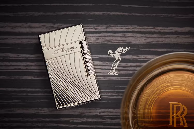 Rolls-Royce Cellarette siêu sang chắc chắn sẽ khiến những vị khách thượng lưu kinh ngạc và thích thú. Cellarette là hiện thân cho phong cách Rolls-Royce đích thực, thể hiện ở chế tác kỹ thuật chuẩn xác, tay nghề thủ công tinh xảo và cách trình bày đậm chất phong cách thượng lưu đầy tinhtế.