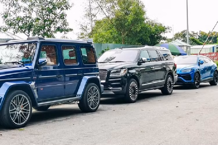 Mercedes-Maybach GLS 600 được trang bị động cơ xăng tăng áp kép V8 4.0L sản sinh công suất tối đa 558 mã lực và momen xoắn cực đại 730 Nm.