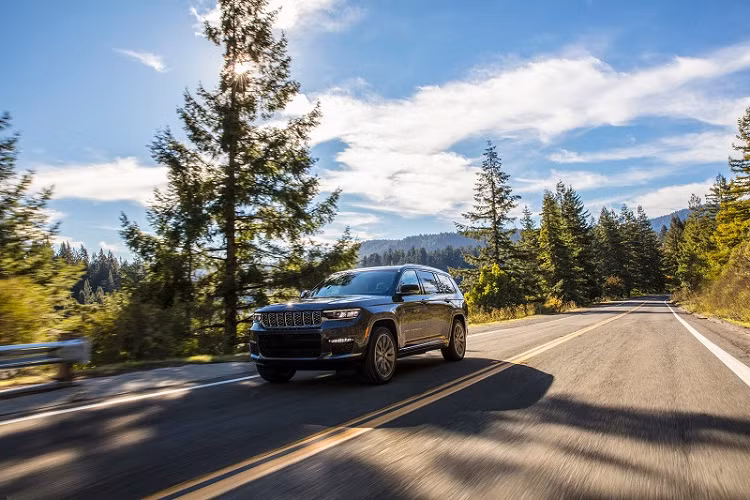 Jeep sap ra mat SUV 7 cho moi, se co ten la Commander