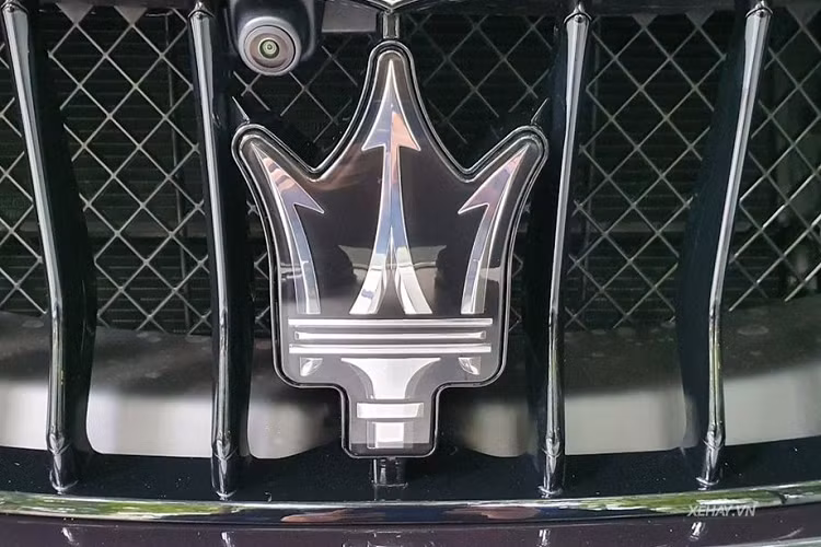 Phiên bản giới hạn Ghibli Ribelle được trang bị động cơ V6 twin-turbo mang đến sức mạnh 350 mã lực được thiết kế bởi Maserati Powertrain và chế tạo lắp đặt tại nhà máy Ferrari tại Maranello