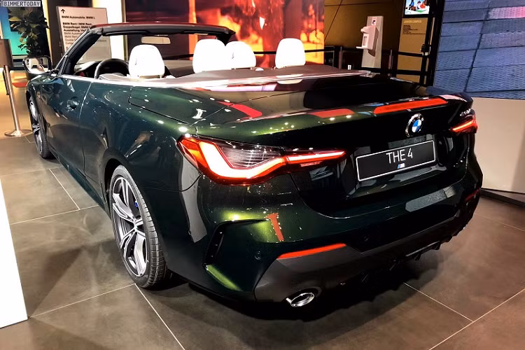 Về sức mạnh, BMW 430i Convertible M Sport sử dụng chung động cơ tăng áp I4 2.0L tên mã B48 tương tự mẫu 330i M Sport đang được bán ra tại Việt Nam, sản sinh công suất tối đa 255 mã lực và momen xoắn cực đại 400 Nm. Sức mạnh này được truyền đến 2 bánh sau thông qua hộp số tự động 8 cấp, giúp xe tăng tốc từ 0 - 100 km/h trong 5,8 giây.