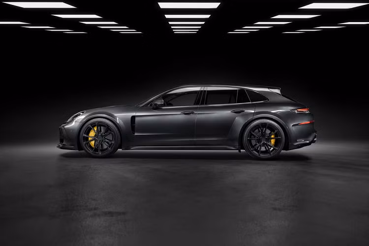 Về động cơ, bản độ Grand GT cung cấp thêm 180 mã lực và 150 Nm cho mẫu Panamera GTS, trong khi mẫu Panamera Turbo S có thêm 88 mã lực và 130 Nm. Tổng công suất của 2 mẫu xe này lần lượt là 660 mã lực, 770 Nm và 709 mã lực, 950 Nm.