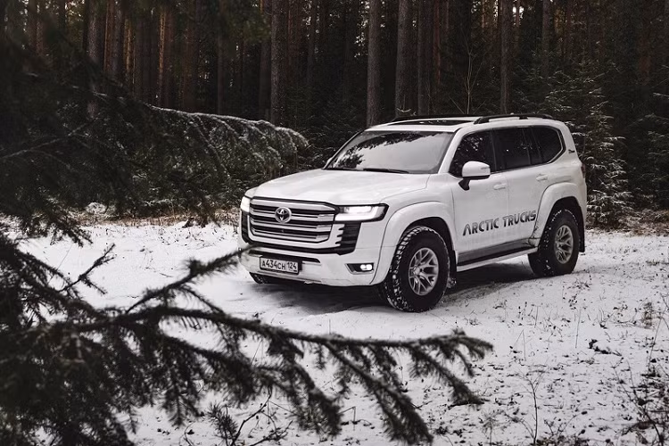 Toyota Land Cruiser 300 Series off-road tot hon nho Arctic Trucks