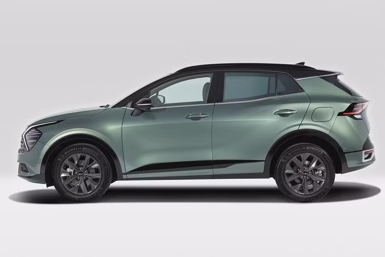 Chiều dài trục cơ sở của Kia Sportage 2022 mới đạt mức 4.515 mm, ngắn hơn trục cơ sở của phiên bản quốc tế khoảng 145 mm.