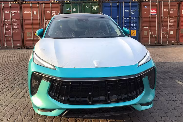 Cung cấp sức mạnh cho Dongfeng T5 Evo là động cơ xăng 4 xi lanh thẳng hàng, dung tích 1.5L tăng áp (single-turbo) công suất tối đa 192 mã lực và mô-men xoắn cực đại 285 Nm. Sức mạnh được truyền xuống cầu trước (FWD), thông qua hộp số tự động ly hợp kép ướt 7 cấp.
