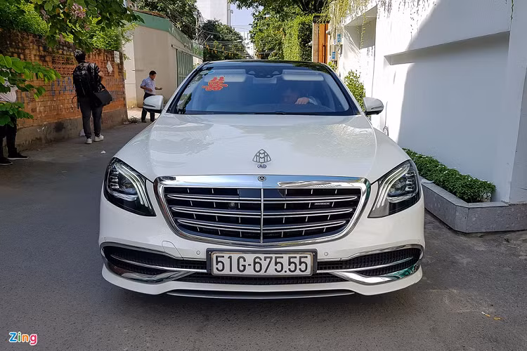 Với dung tích động cơ nhỏ hơn các mẫu xe đàn anh, Mercedes-Maybach S 450 4MATIC và S 560 4MATIC được hưởng mức thuế hợp lý hơn so với Maybach S 600 hay S 650.