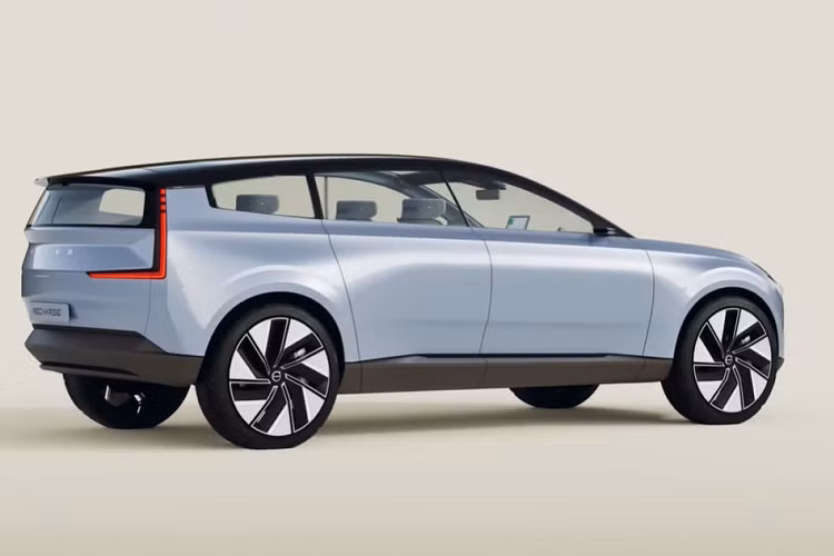 Bất chấp hướng tiếp cận thiết kế mới, Recharge Concept vẫn duy trì một diện mạo đặc trưng để xác định nó là một mẫu Volvo.