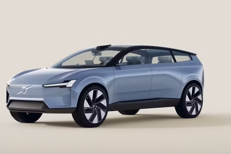 Điều đó có nghĩa rằng mẫu concept có sàn hoàn toàn bằng phẳng với trục cơ sở kéo dài giúp di chuyển bánh trước và bánh sau vào các góc, tạo ra khoảng cách trục bánh tới điểm đầu/đuôi ngắn hơn, và không gian nội thất rộng rãi hơn đáng kể.