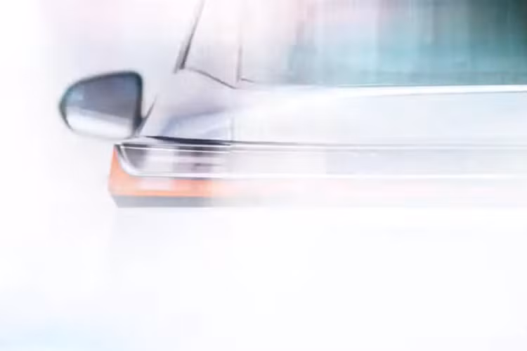Vì dùng chung cơ sở gầm bệ nên Lexus RZ và Toyota bZ4X dự kiến sẽ được trang bị hệ truyền động giống nhau. Nếu đúng như vậy, Lexus RZ có thể sẽ dùng mô-tơ điện với công suất tối đa 215 mã lực trên cả hai cầu, kết hợp cùng cụm pin 72,8 kWh.