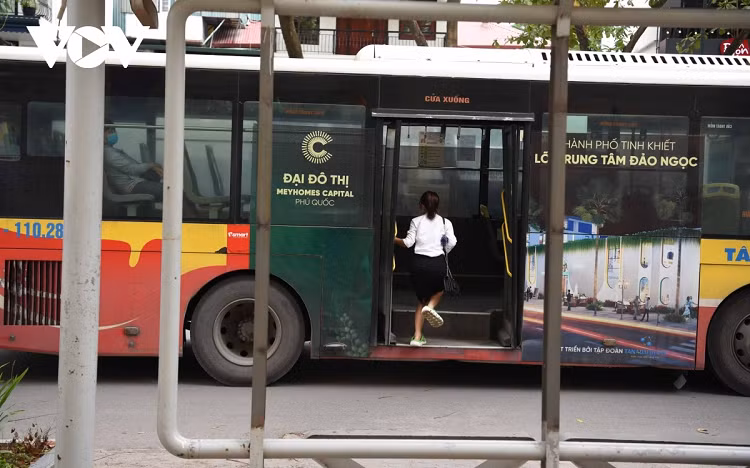 Cac doanh nghiep van tai tai Ha Noi san sang de ben xe, xe buyt hoat dong tro lai-Hinh-3