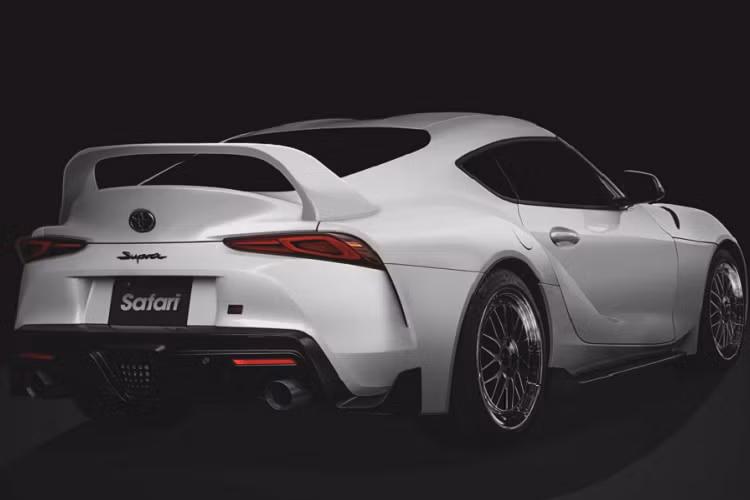 Chỉ 3 chiếc Toyota Supra phiên bản Paul Walker được sản xuất, với mức giá khoảng 117.000 USD. Khách hàng đăng ký đặt mua qua hình thức rút thăm trên tạp chí Safari.