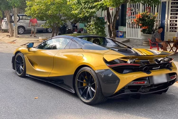 Gói độ này bao gồm cản trước được Novitec thiết kế lại trong khi bên hông có bộ nẹp sườn mới, thêm trang bị là các hốc gió. Phía sau xe nhận được bộ khuếch tán gió hoàn toàn mới. "Mặt tiền" của xe có thêm cản trước hoàn toàn mới của Novitec và 2 bên đầu xe được bổ sung vây cá bằng carbon