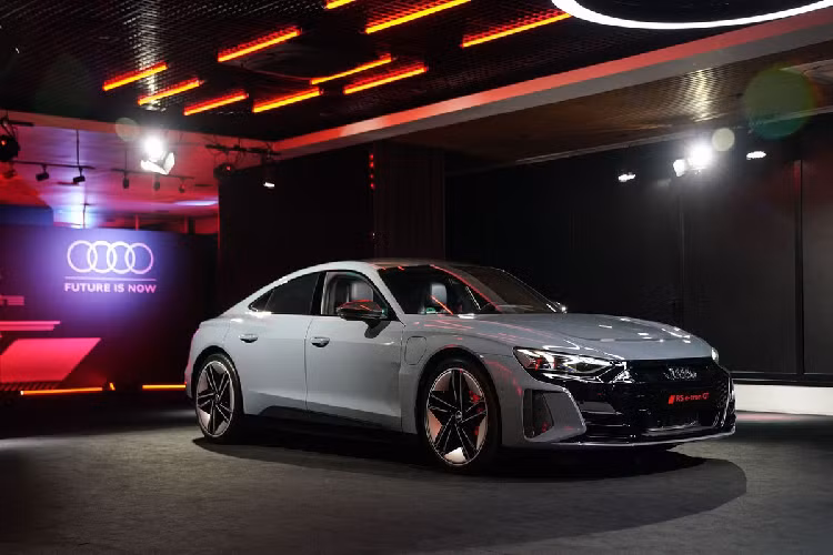 Audi e-tron GT 2022 tu 4,7 ty dong, chao Dong Nam A
