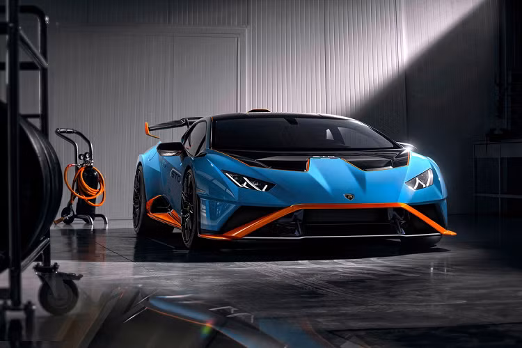 Lamborghini Huracan STO: Sau Huracan Evo, phiên bản hiệu năng cao của siêu xe này là Huracan STO cũng sắp cập bến Việt Nam. Đây là bước đi khá nhanh của đại gia Việt khi siêu xe này chỉ mới ra mắt cuối năm 2020. Ảnh: NetCarShow.