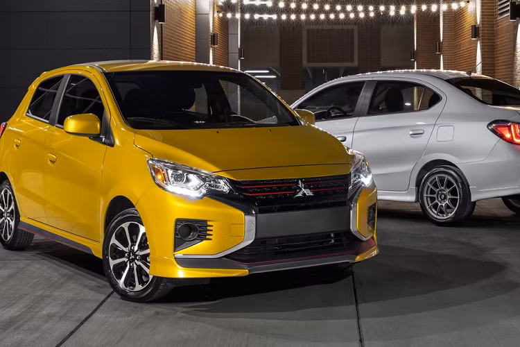 Lần đầu được ra mắt tại Thái Lan vào cuối năm 2019, Mitsubishi Mirage thế hệ mới nâng cấp đã cập bến thị trường Mỹ trong năm 2021, xe có 2 biến thể là hatchback và sedan G4 (còn có tên gọi là Attrage). Tại Australia, mẫu xe này đã có nhiều trang bị an toàn hơn so với thị trường Đông Nam Á, ở Mỹ, Mitsubishi Mirage facelift 2021 còn có nhiều hơn thế nhằm đáp ứng tiêu chí an toàn khắc khe tại đây.