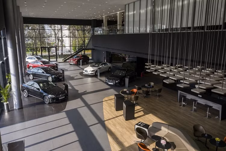 Mercedes-Benz Viet Nam co dai ly tieu chuan MAR 2020 dau tien