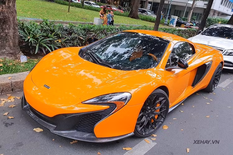 Tuy nhiên, sau 8 tháng, chiếc McLaren đầu tiên về nước lại một lần nữa lên sàn xe cũ để tìm chủ nhân mới. Với sức hấp dẫn tuyệt vời, chiếc McLaren 650S Spider đặc biệt này chắc chắn sẽ sớm có chủ.