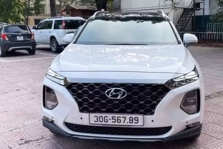 Với số tiền 2,6 tỷ đồng, người dùng tại Việt Nam có thể lăn bánh được 2 chiếc SantaFe 2021 đời mới phiên bản máy xăng 2.5 đặc biệt. Tuy nhiên, đây cũng chỉ là cách so sánh dành cho người dùng xe bình thường như chúng ta. Giới sưu tầm xe họ lại có cách nghĩ khác!