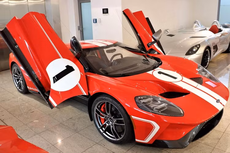 "Trái tim" này là loại động cơ V6, dung tích 3.5 lít, tăng áp turbo, sản sinh công suất cực đại 657 mã lực. Xe đi kèm hộp số ly hợp kép 7 cấp.