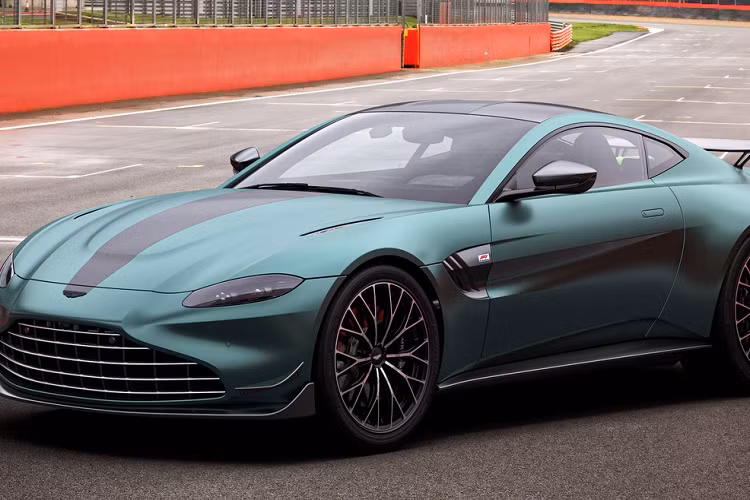 Ra mat Aston Martin Vantage F1 Edition dac biet, hon 4,53 ty dong