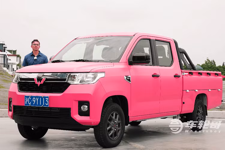  Wuling Fighting 2021 mới, hay còn có tên gọi Zhengtu, là một mẫu xe bán tải nhỏ gọn mới được bán chính thức ở thị trường Trung Quốc. Một trong những điểm đáng lưu ý nhất của mẫu bán tải này là mức giá khởi điểm rất rẻ chỉ trên 200 triệu, chú trọng tính tiết kiệm và công nghệ tiện nghi vừa đủ.