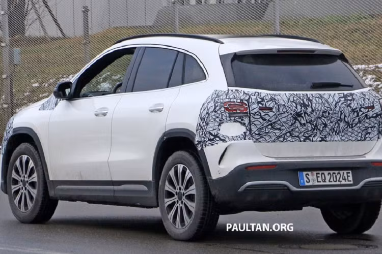 Sau xe SUV điện Mercedes-Benz EQA, các mẫu xe EQB, EQS, EQS SUV, EQE và EQE SUV dự kiến lần lượt được giới thiệu trong năm 2021 và 2022.