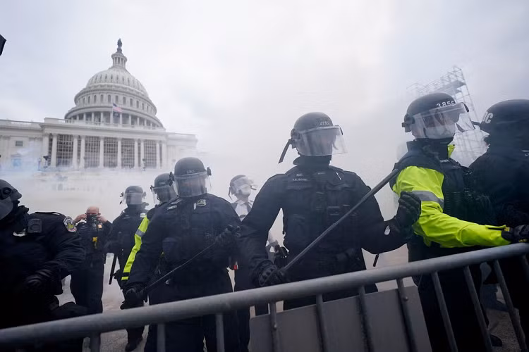 Dien Capitol te liet vi nguoi ung ho ong Trump