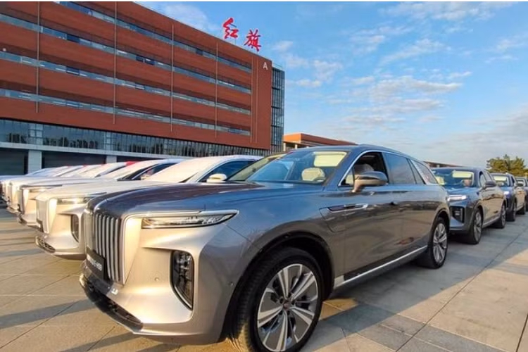 Ở Na Uy, giá xe Hongqi E-HS9 2021 khởi điểm từ 619.900 NOK (khoảng 1,65 tỷ đồng) với bản Comfort và 779.900 NOK (khoảng 2,07 tỷ đồng) với bản Exclusive hàng đầu. Được biết, sau E-HS9, Hongqi sẽ lên kế hoạch đưa nhiều mẫu xe nữa sang Na Uy và một vài thị trường châu Âu khác.