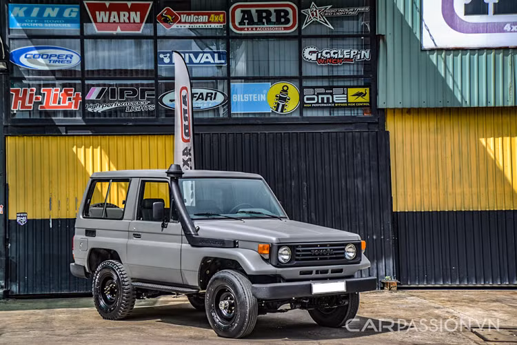 Nếu là người yêu và đam mê Toyota Land Cruiser sẽ hiểu rõ giá trị của chiếc xe, không đơn thuần chỉ là phương tiện đi lại. Đấy là lý do khiến nhiều người chơi xe hay người sưu tầm xe săn lùng các mẫu Land Cruiser J70. 