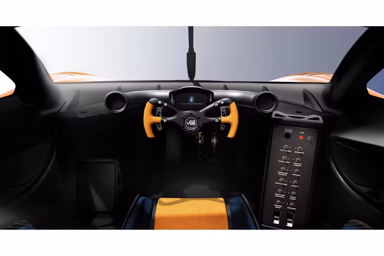 Gia đình Lauda cho biết: “Chúng tôi tự hào rằng Gordon Murray Automotive đã đặt tên cho mẫu xe của mình với tên của chính Niki. Ông ấy sẽ vô cùng vinh dự khi được liên kết với một chiếc xe do Gordon thiết kế và chế tạo – người mà đã thân thiết lâu năm với Niki Lauda”.