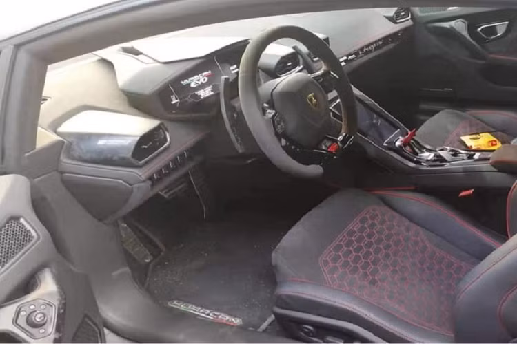 Động cơ V10, hút khí tự nhiên, dung tích 5.2 lít quen thuộc của các siêu xe Lamborghini Huracan LP610-4 sẽ được mang lên phiên bản nâng cấp giữa vòng đời là Lamborghini Huracan EVO nhưng đã được nâng cấp sức mạnh ở công suất tối đa lên đến 631 mã lực và mô-men xoắn cực đại là 600 Nm. Các thông số này trên thế hệ đầu tiên là 601 mã lực và 560 Nm. 