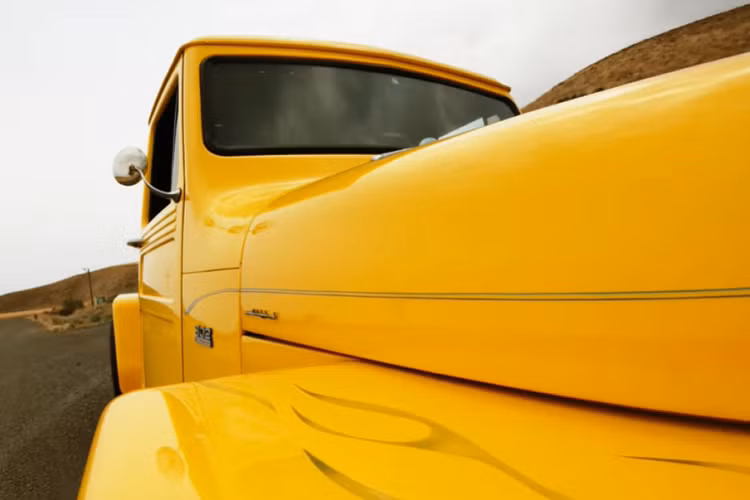 Ví dụ, nắp capô xe là đến từ một chiếc Chevrolet Camaro 1968, trong khi ghế ngồi lại là từ một chiếc Wrangler, và như đã đề cập, quan trọng nhất là động cơ Ford V8.