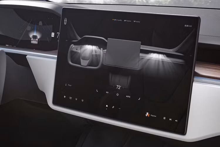 Bên cạnh hệ thống hỗ trợ lái Autopilot, Tesla nâng cấp cho Model X chức năng hỗ trợ đỗ xe tự động với thao tác điều khiển một chạm.