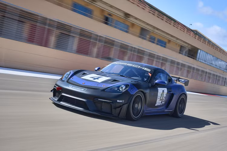 Ra mat Porsche 718 Cayman GT4 RS Clubsport tu 229.000 USD