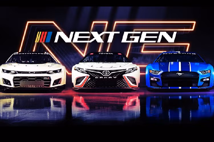 Phối hợp cùng với bộ phận phát triển xe đua Toyota Racing Development (TRD), Toyota đã cho ra mắt mẫu Camry hiệu năng cao với sức mạnh được nâng cấp đáng kể. Mẫu xe đua mang tên Toyota TRD Camry Next Gen mới sẽ góp mặt tại NASCAR Cup Series 2022, giải đua danh tiếng được tổ chức ở Mỹ. Mẫu sedan Nhật Bản sẽ so tài với các đại diện đến từ những thương hiệu khác, chẳng hạn như Ford Mustang hay Chevrolet Camaro.
