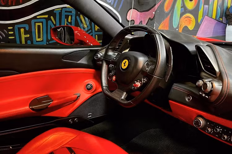 Chiếc siêu xe Ferrari 488 GTB từng của Tuấn Hưng là 1 trong 3 chiếc 488 GTB đầu tiên về nước, xe ban đầu thuộc sở hữu của một nữ doanh nhân kinh doanh trong lĩnh vực cà phê nhưng sau đó đã được bán lại. Tuấn Hưng đã mua chiếc Ferrari 488 GTB này từ một công ty nhập khẩu tư nhân quận 5, Thành phố Hồ Chí Minh.