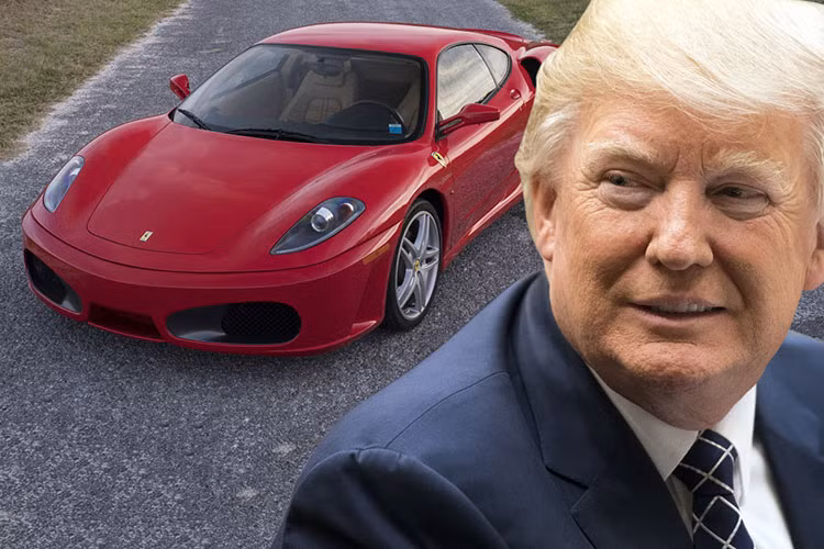 Vào hồi tháng 3/2017, chiếc siêu xe Ferrari F430 từng thuộc sở hữu của ông Donald Trump đã được bán đấu giá ở thành phố Fort Lauderdale, bang Florida, Mỹ, với giá cuối cùng là 270.000 USD.