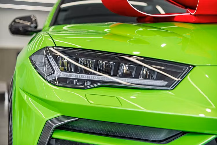 Hiện tại, Urus chính là chiếc xe Lamborghini có doanh số bán ấn tượng nhất mọi thời đại của hãng xe Lamborghini, chẳng hạn như năm 2020, dù dịch Covid-19 khiến các hãng xe lao đao tìm cách chống đỡ nhưng vẫn có đến 4.391 chiếc siêu SUV Lamborghini Urus đến tay các khách hàng, chiếm hơn 58% doanh số bán xe của Lamborghini trong năm 2020.
