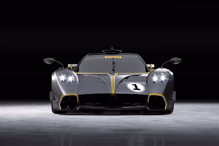 Để phát triển hoàn thiện động cơ này, hai bên đã tốn đến hai năm. Pagani cho biết đây là khối động cơ dành cho đường đua nhẹ nhất, mạnh nhất và hiệu quả nhất từng được sản xuất. Kết quả sau cùng, khối động cơ chỉ nặng 198 kg. Nó được trang bị hệ thống phun xăng trực tiếp với áp suất phun lên đến 200 bar nhằm tối ưu khả năng vận hành bằng cách tối đa sự hiệu quả của nhiệt động học và sự tự do của luồng phun.
