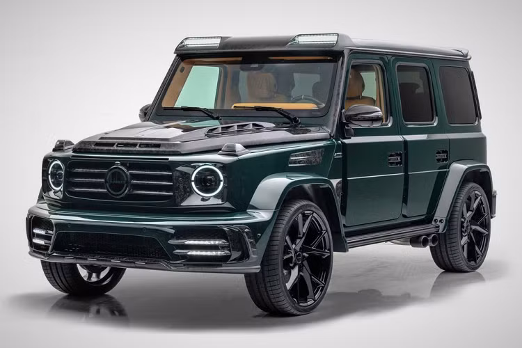 Mansory là hãng nâng cấp tại Đức được biết đến với nhiều dự án độ dòng xe Mercedes-AMG G 63. Mới đây, bản độ Mercedes-AMG G63 Gronos 2021 mới vừa được Mansory giới thiệu với số lượng giới hạn 10 chiếc. Mức giá để thực hiện gói độ này không được công bố.