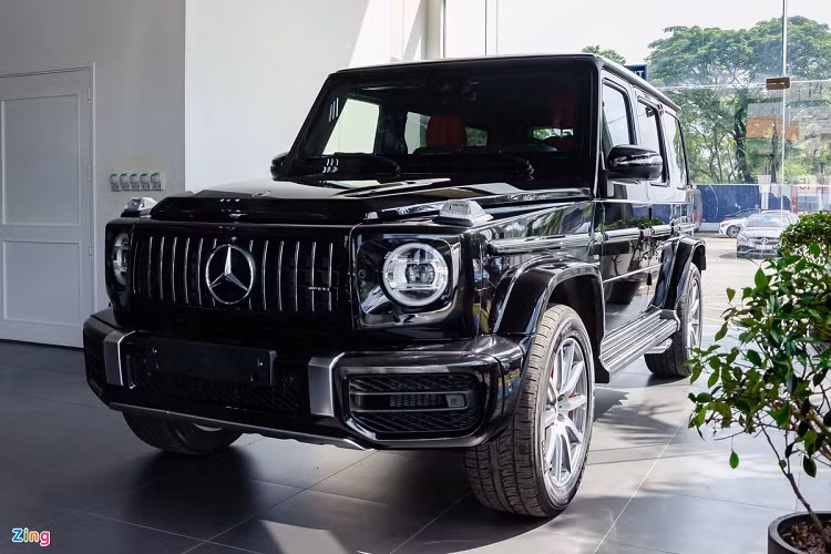 Trong 4 mẫu xe hiệu suất cao AMG được phân phối chính hãng, chỉ GT 53 4MATIC+ và GT R có mức giá không đổi, lần lượt là 6,3 tỷ đồng và 11,6 tỷ đồng. Mẫu SUV địa hình cao cấp G 63 tăng 121 triệu đồng, đạt mức giá mới 10,95 tỷ đồng. Phiên bản sedan hiệu suất cao A 35 có mức giá mới 2,26 tỷ đồng, tăng 10 triệu đồng so với trước.