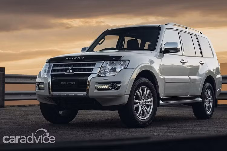 Người dùng thế giới hiện nay có xu hướng chung là thích SUV hơn xe du lịch. Tuy nhiên, người mua xe lại thường ưa chuộng những mẫu crossover hơn là SUV việt dã truyền thống. Điều này khiến những mẫu SUV đúng nghĩa như Mitsubishi Pajero việt dã mất dần chỗ đứng trên thị trường.