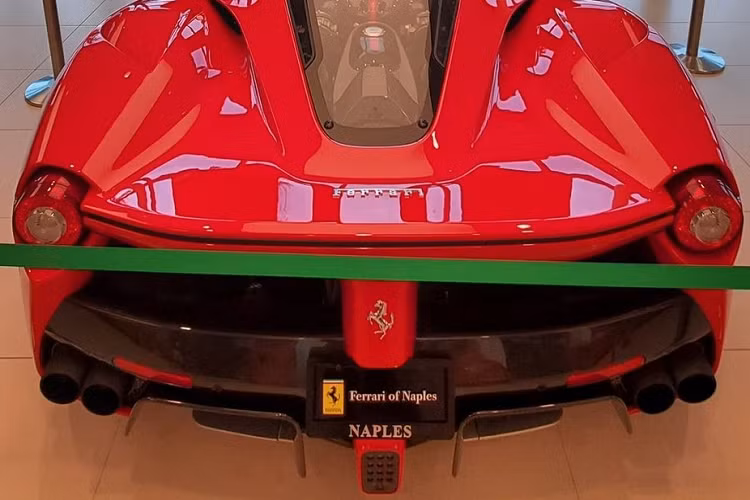Có thể thấy, lợi nhuận mà siêu xe Ferrari LaFerrari mang đến cho chủ sở hữu khá lớn, thậm chí, 1 số người tự nhận là "fan cứng" của hãng xe Ferrari nhưng cũng không thể cưỡng lại được số tiền chênh lệch trên 1 triệu đô la nên bán siêu xe Ferrari LaFerrari chỉ sau vài năm tậu về.