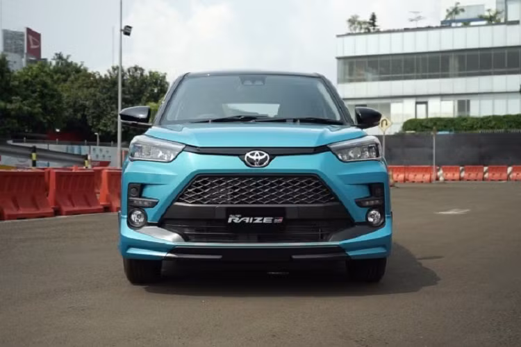 Sau Indonesia, mẫu SUV đô thị này được đồn sẽ về Việt Nam trong thời gian tới. Theo hãng Toyota, từ tháng 8 năm nay, mẫu SUV đô thị này sẽ được xuất khẩu sang 50 quốc gia trên toàn thế giới.